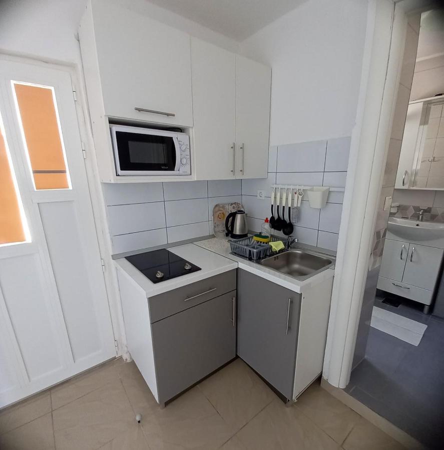 Apartmani Baresic พอดโกรา ภายนอก รูปภาพ
