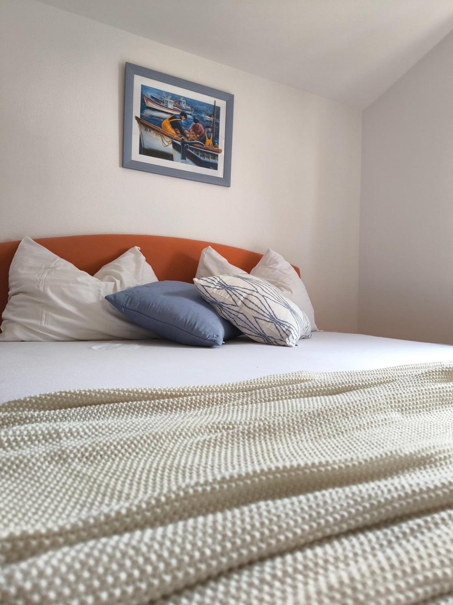 Apartmani Baresic พอดโกรา ภายนอก รูปภาพ