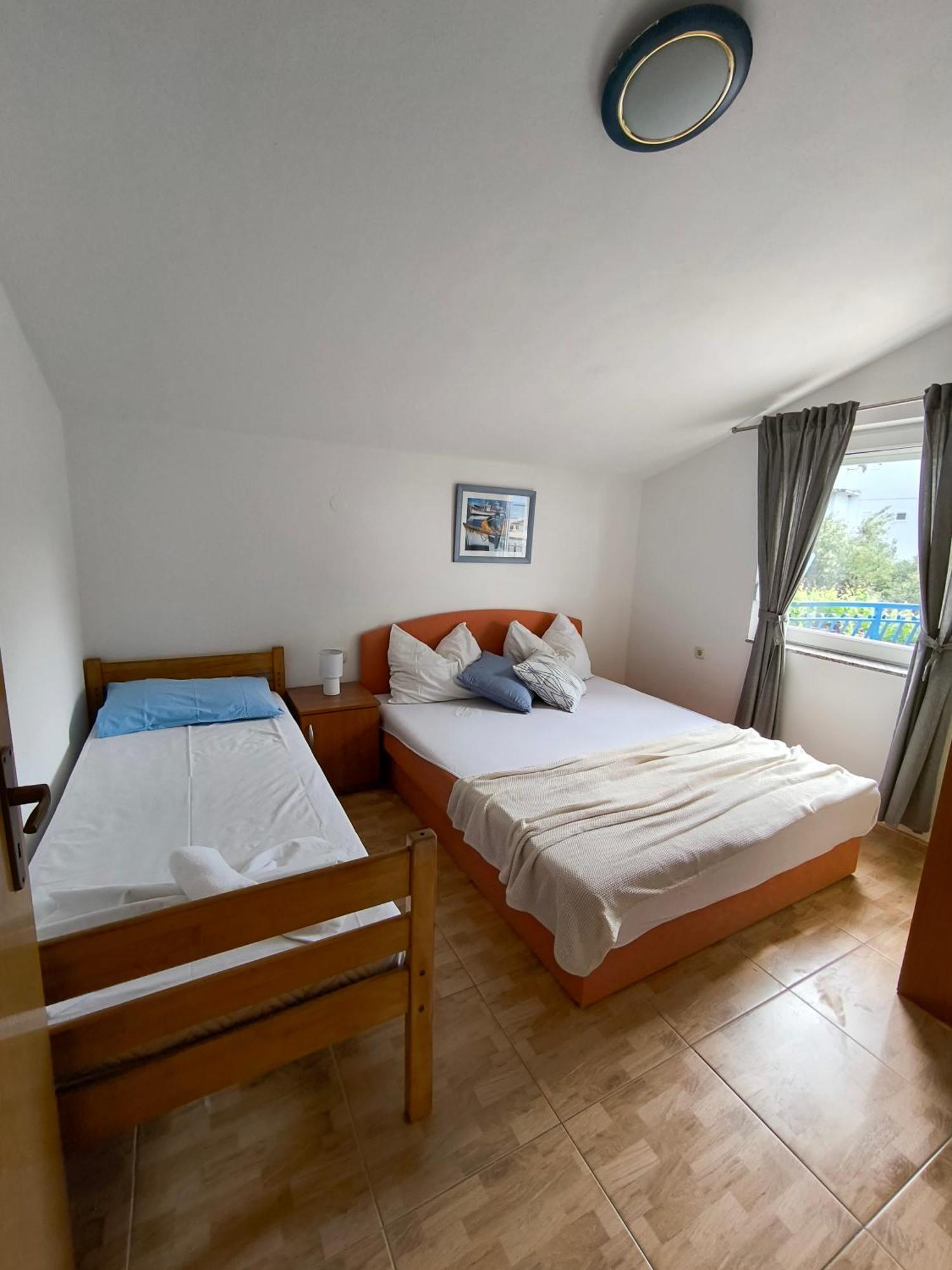 Apartmani Baresic พอดโกรา ภายนอก รูปภาพ