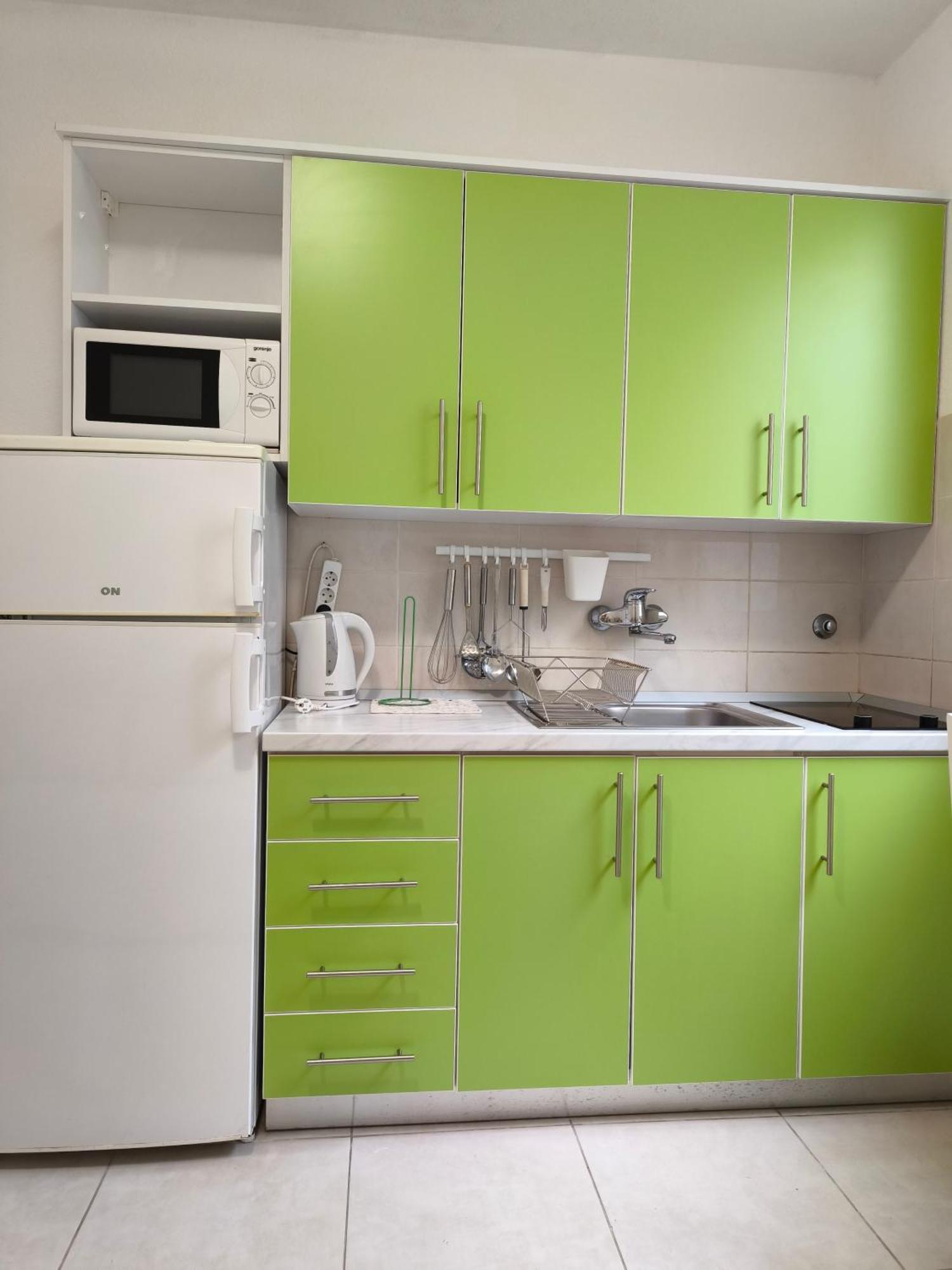 Apartmani Baresic พอดโกรา ภายนอก รูปภาพ