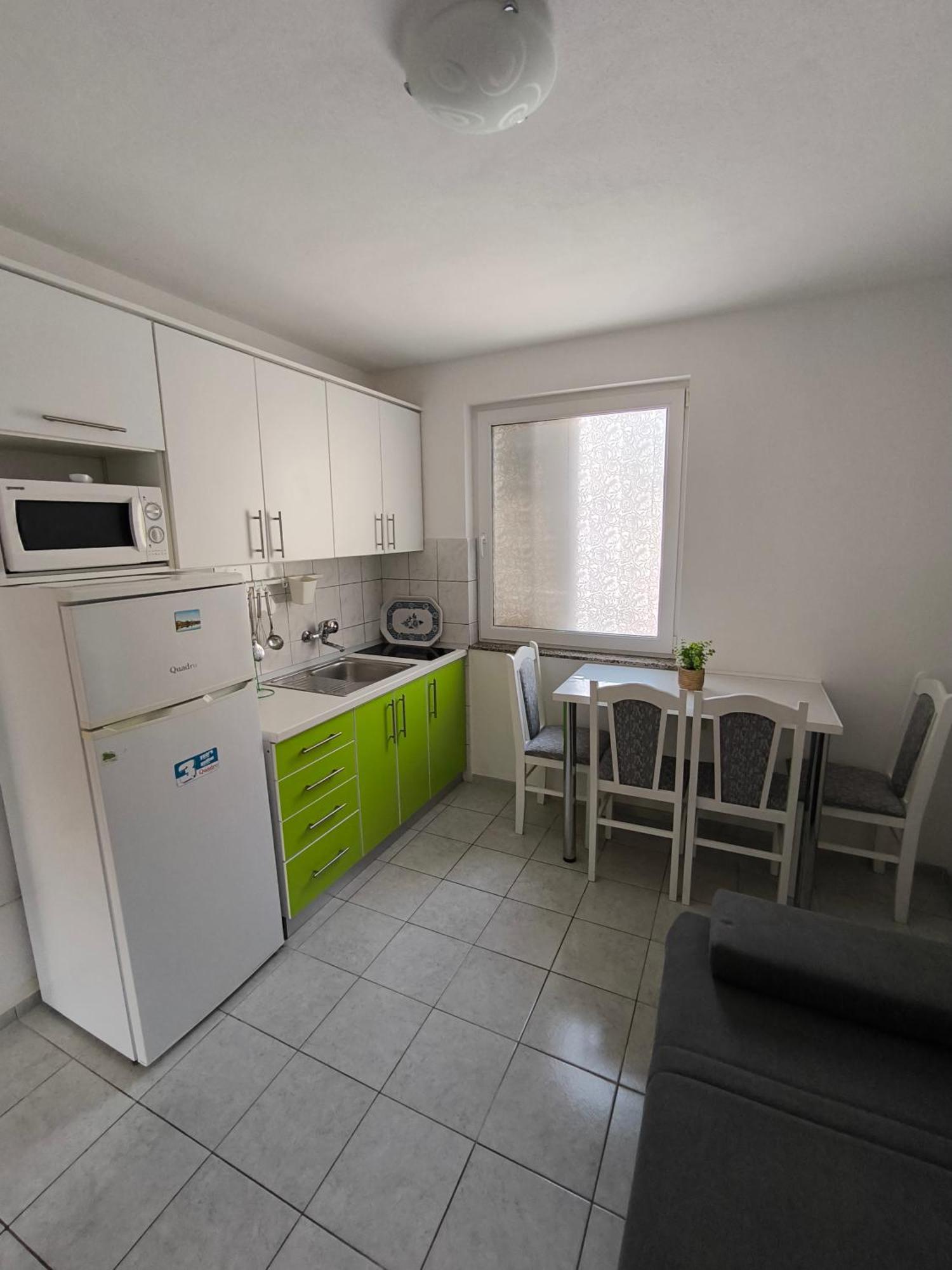 Apartmani Baresic พอดโกรา ภายนอก รูปภาพ