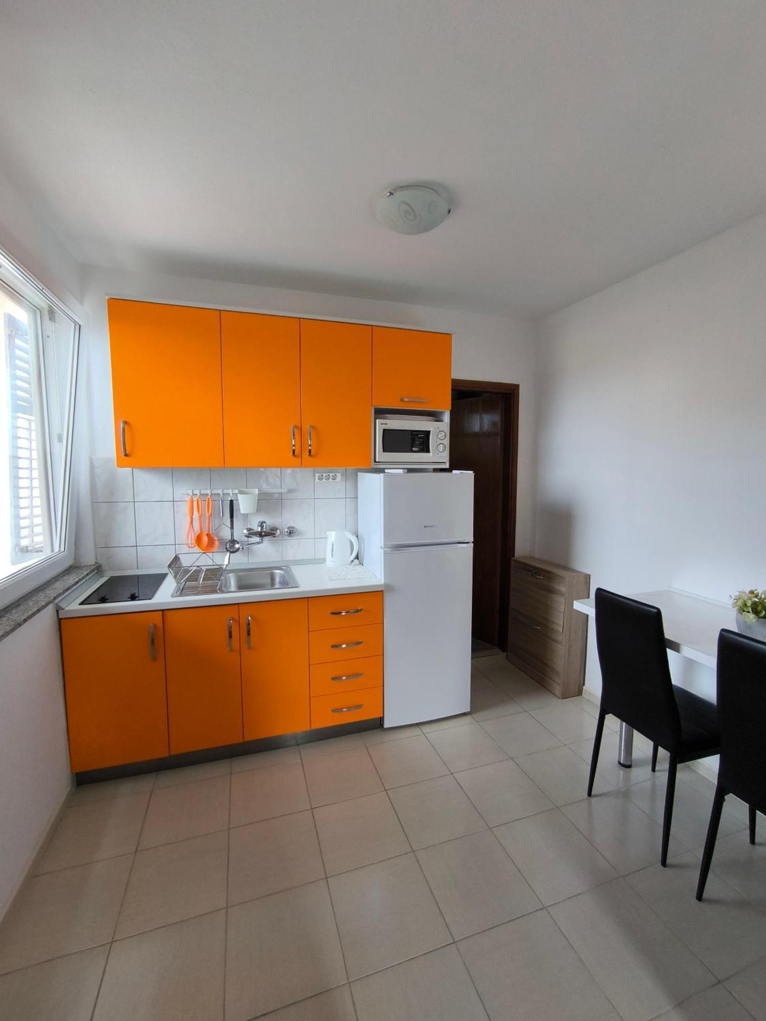 Apartmani Baresic พอดโกรา ภายนอก รูปภาพ